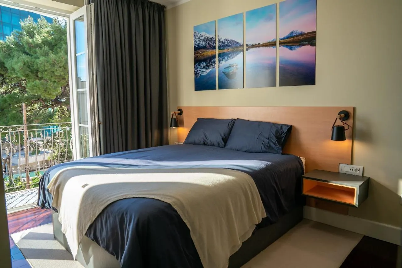 Luxury Apartment Equanimity Split