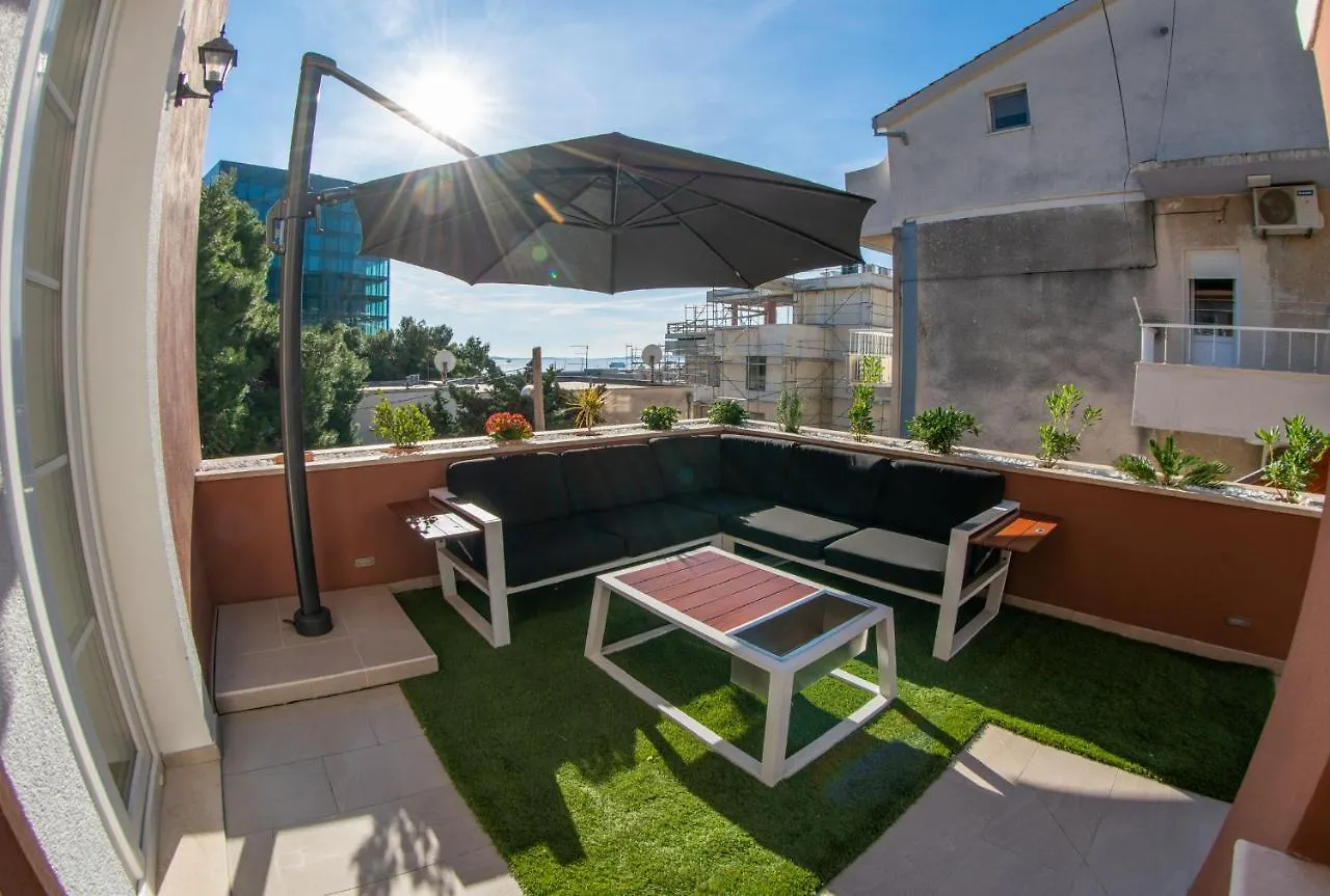 Luxury Apartment Equanimity Split