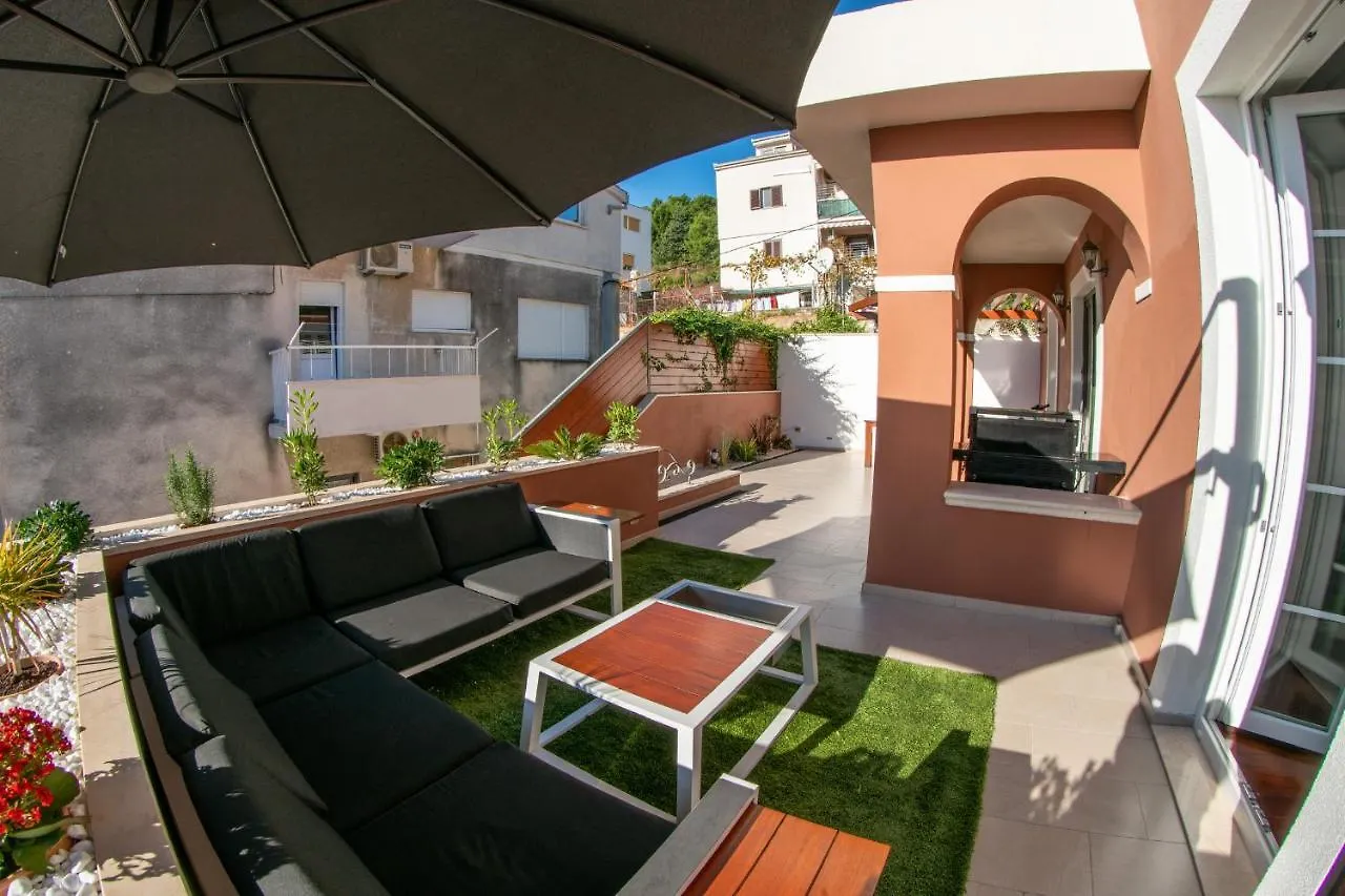 Luxury Apartment Equanimity Split